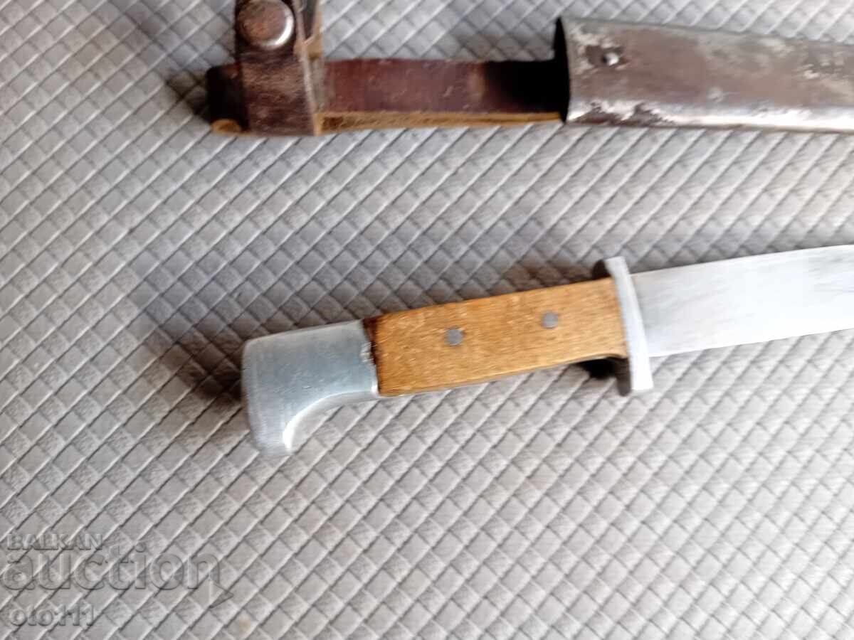 Delivery of OLD KNIFE TYPE BRANNIK