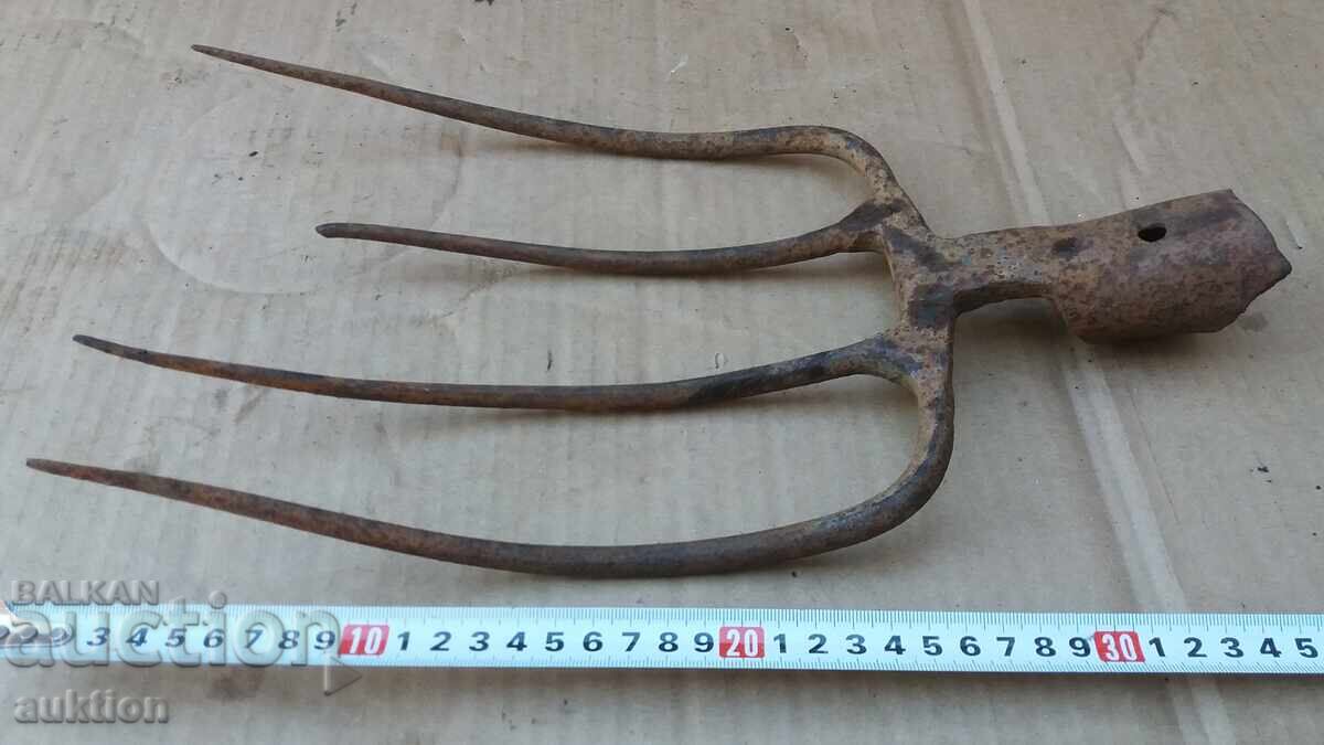 Auction  OLD MASSIVE VILLA