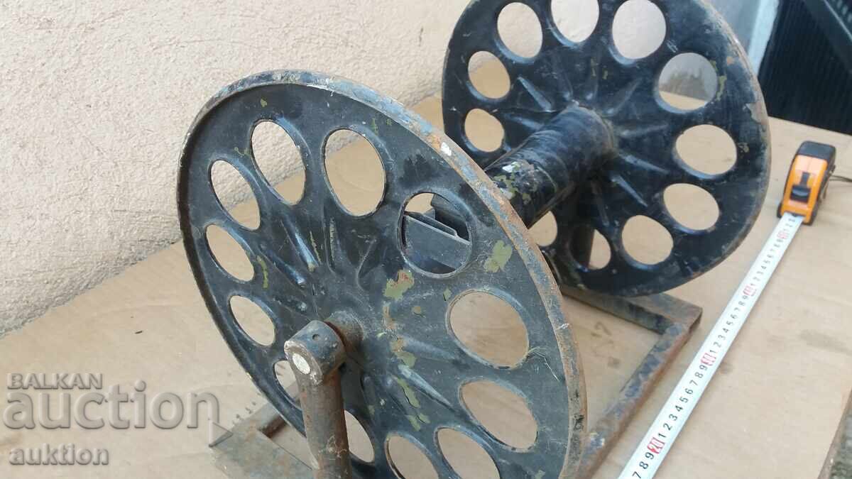 Delivery of OLD MILITARY CABLE REEL Delivery of OLD MILITARY CABLE REEL