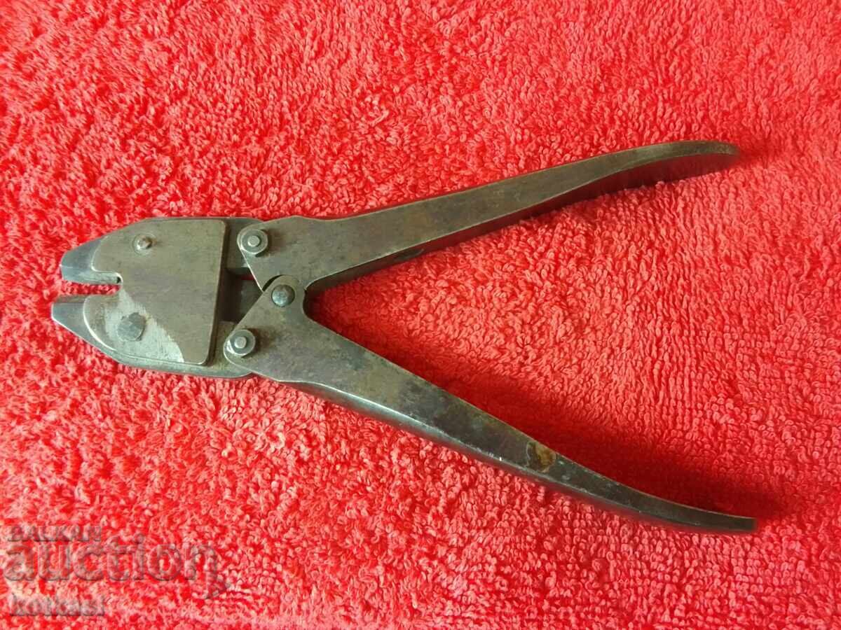 Auction  Old massive metal scissors Germany