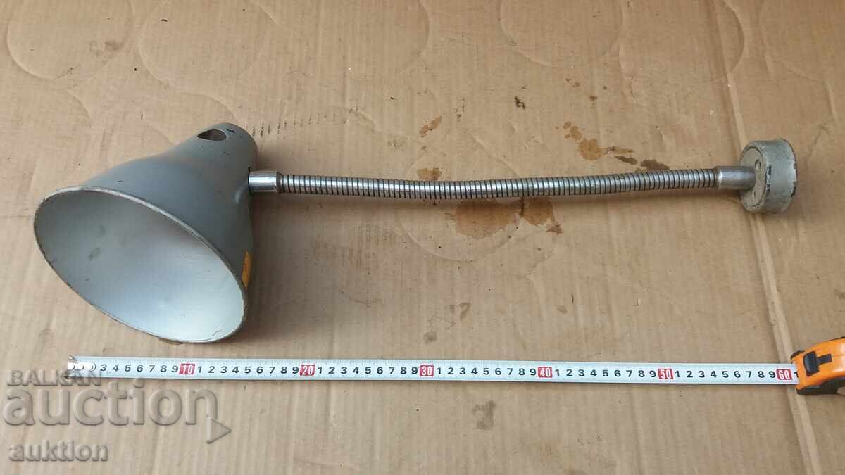 Auction INDUSTRIAL LAMP - VINTAGE - MOVABLE Auction INDUSTRIAL LAMP - VINTAGE - MOVABLE