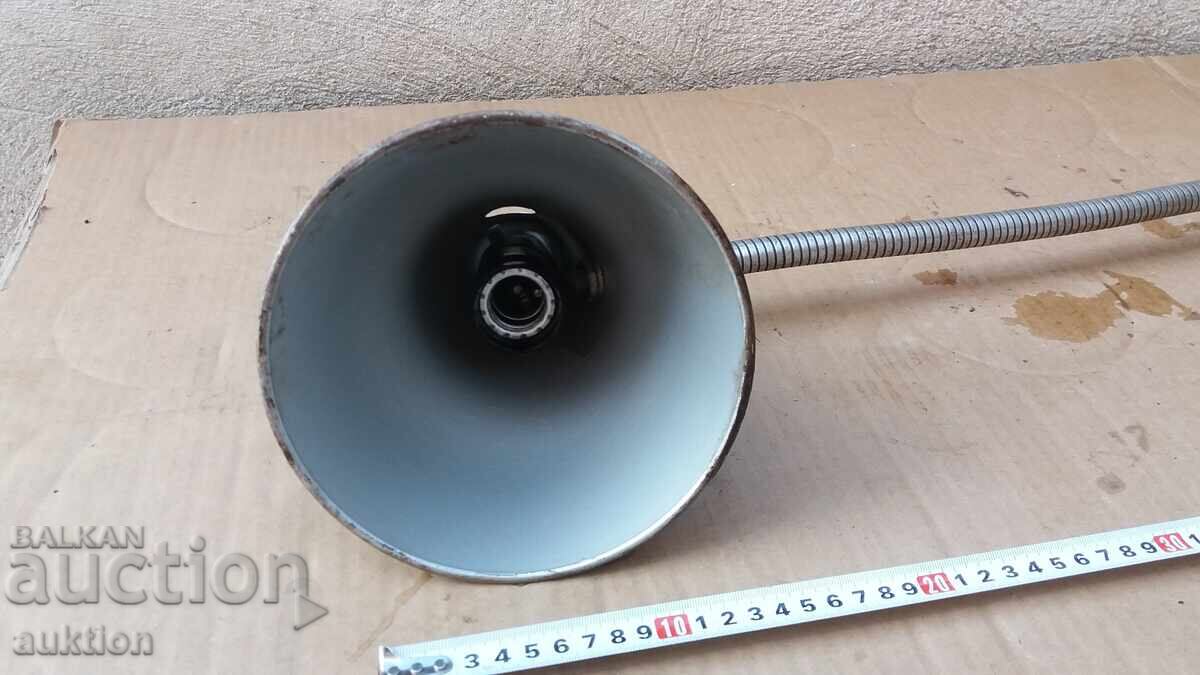 Livrarea LAMPĂ INDUSTRIALĂ - VINTAGE - MOBILĂ Livrarea LAMPĂ INDUSTRIALĂ - VINTAGE - MOBILĂ