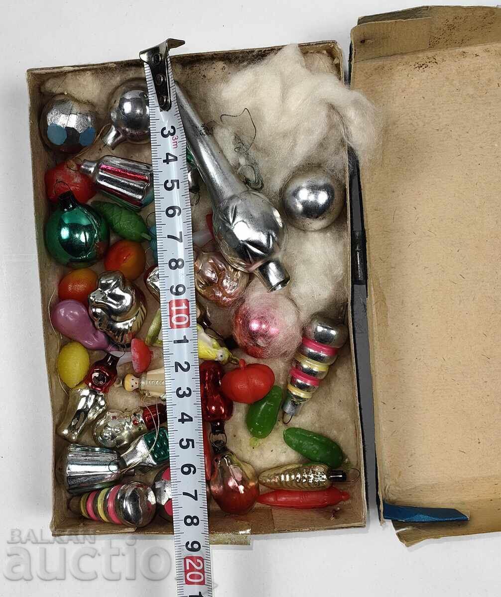 Delivery of SOCIAL GLASS AND PLASTIC TOYS CHRISTMAS TREE NEW YEAR CHRISTMAS