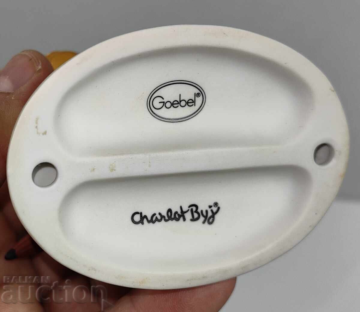 GOEBEL GOEBEL PORCELAIN FIGURE MARKED WITH A NOTE - 7 GOEBEL GOEBEL PORCELAIN FIGURE MARKED WITH A NOTE - 7