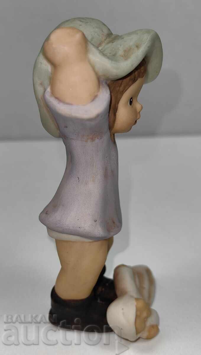 GOEBEL GOEBEL PORCELAIN FIGURE MARKED WITH A NOTE with price 25.00 BGN | € 12.78 GOEBEL GOEBEL PORCELAIN FIGURE MARKED WITH A NOTE with price 25.00 BGN | € 12.78