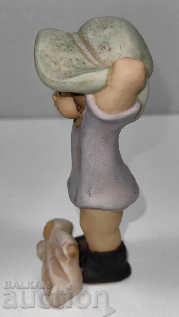 Auction GOEBEL GOEBEL PORCELAIN FIGURE MARKED WITH A NOTE Auction GOEBEL GOEBEL PORCELAIN FIGURE MARKED WITH A NOTE