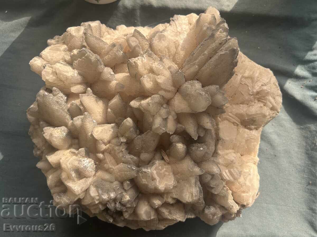Calcite (dogtooth calcite) with price 977.92 BGN | € 500.00 Calcite (dogtooth calcite) with price 977.92 BGN | € 500.00