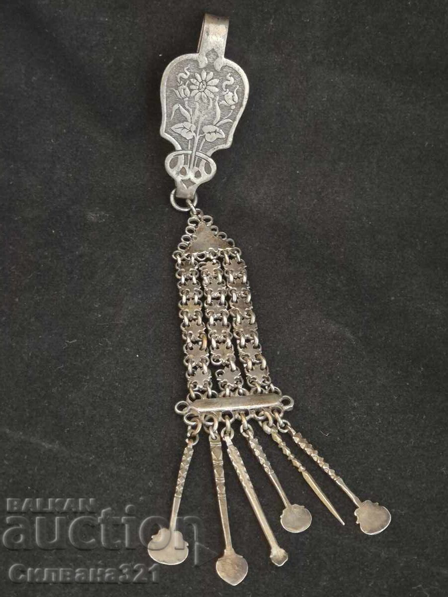 Delivery of Renaissance Silver Jewelry Delivery of Renaissance Silver Jewelry