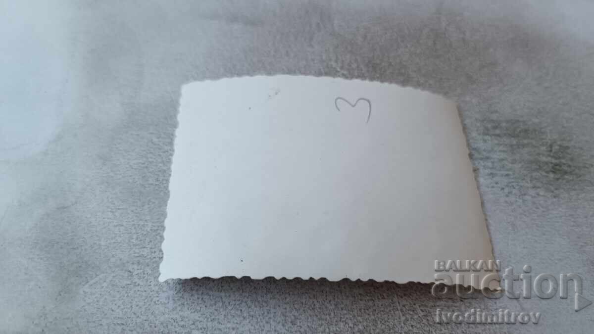 С-ка Мъж и четири жени на пистата пред самолет на Lufthanza с цена 1.65 лв. | € 0.84 С-ка Мъж и четири жени на пистата пред самолет на Lufthanza с цена 1.65 лв. | € 0.84