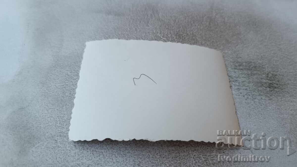 С-ка Мъж и четири жени на пистата пред самолет на Lufthanza с цена 1.65 лв. | € 0.84 С-ка Мъж и четири жени на пистата пред самолет на Lufthanza с цена 1.65 лв. | € 0.84