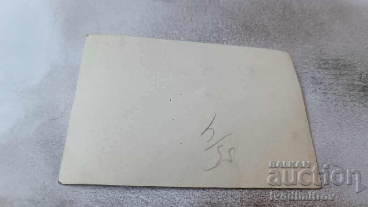 Снимка Двама мъже и момче на брега на морето с цена 1.85 лв. | € 0.95