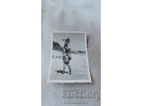 Снимка Младежи и девойка на плажа