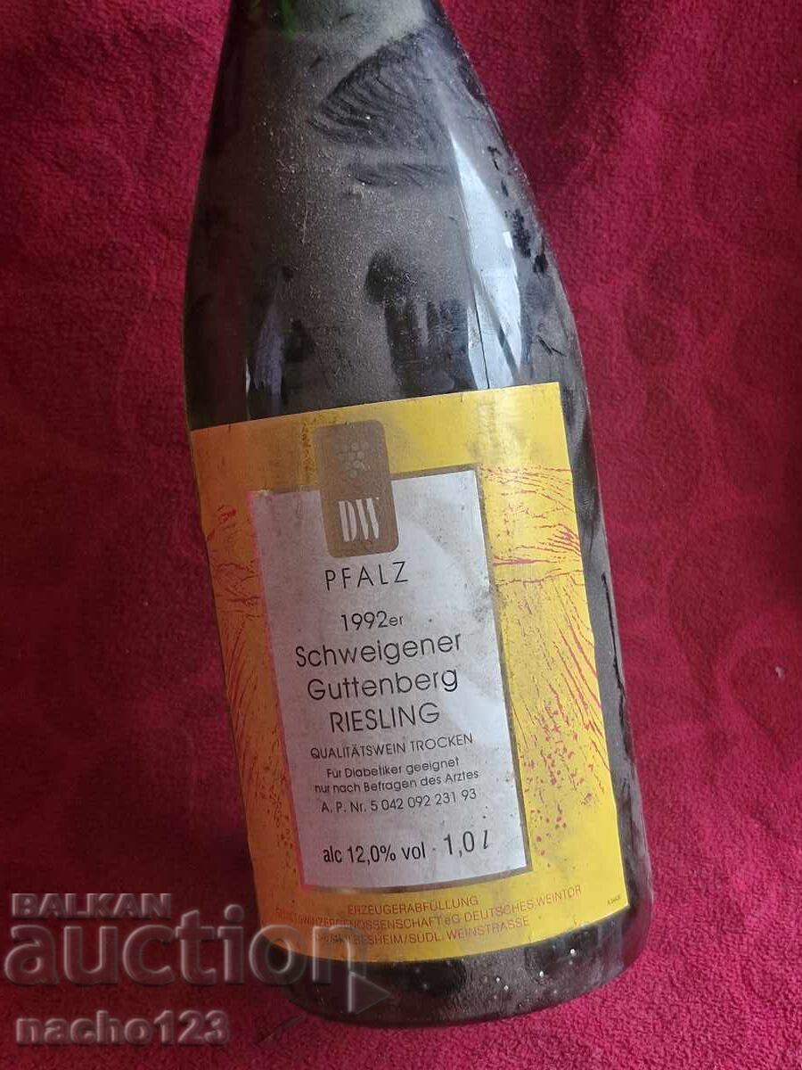 Auction  Bottle of quality dry white wine 1992