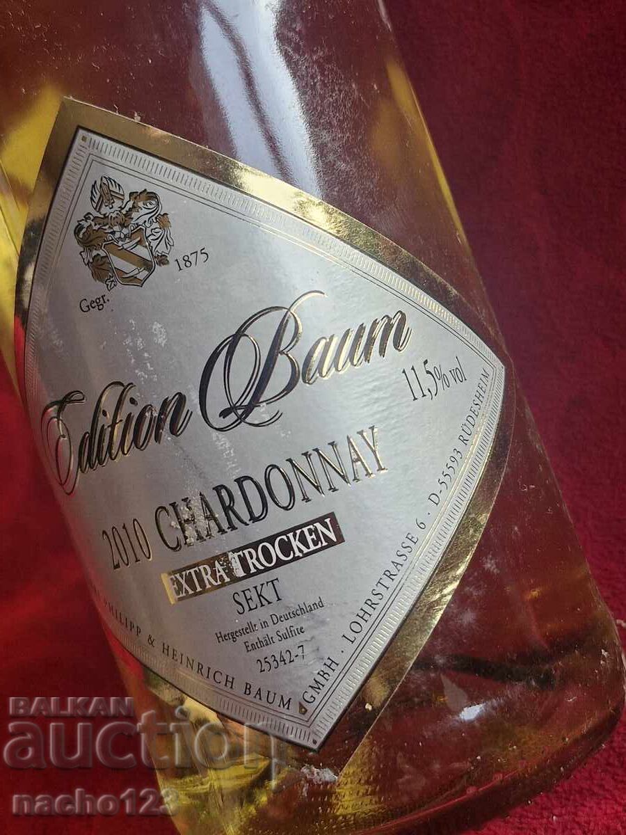 Delivery of Bottle of quality extra Champagne wine 2010