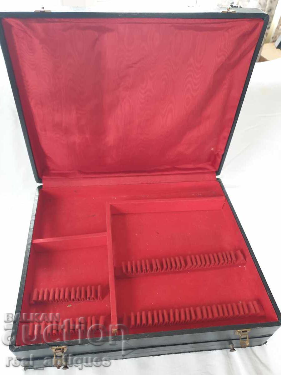 Θήκη για μαχαιροπήρουνα με τιμή 42.00 BGN | € 21.47