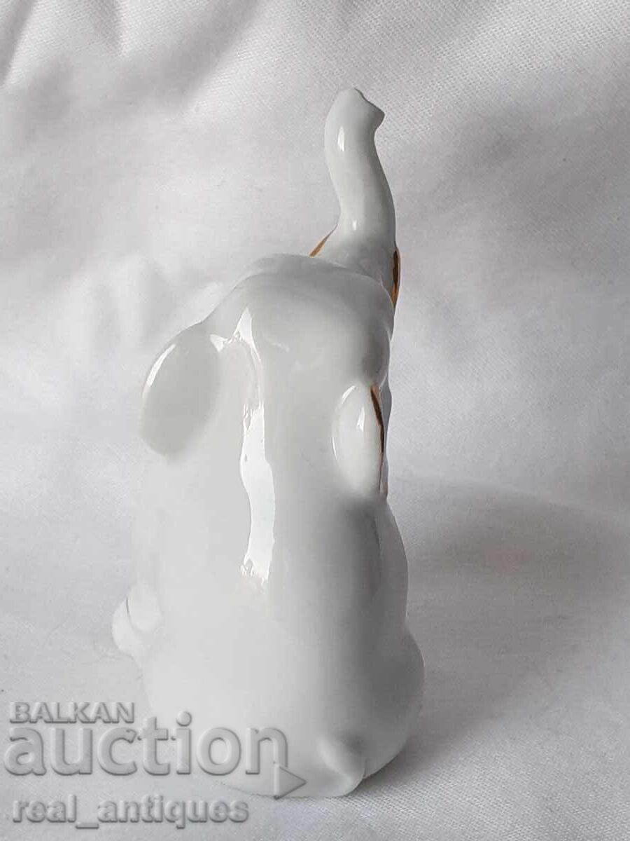 Delivery of Porcelain figurine