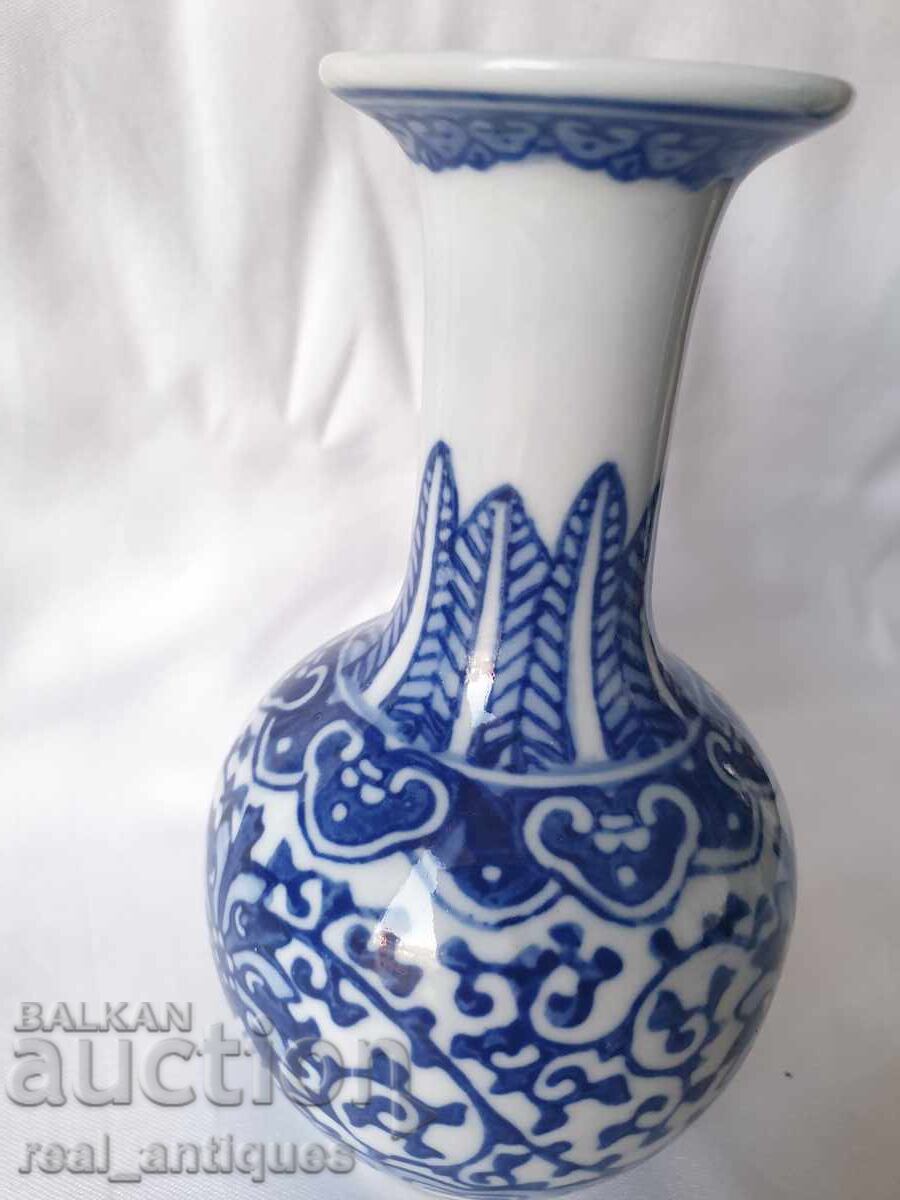 Porcelain vase with price 21.00 BGN | € 10.74