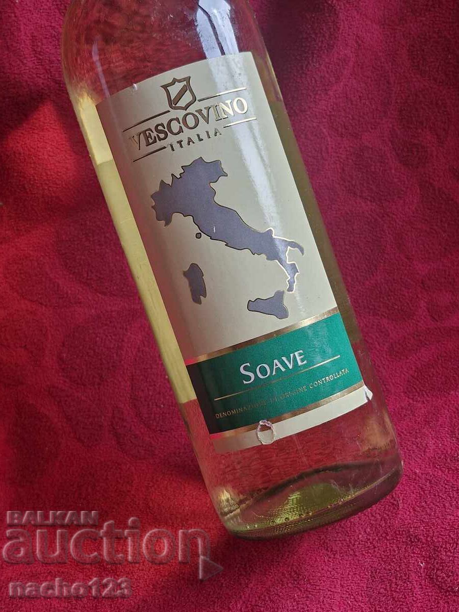 Bottle of quality Italian wine 2011 with price 20.00 BGN | € 10.23