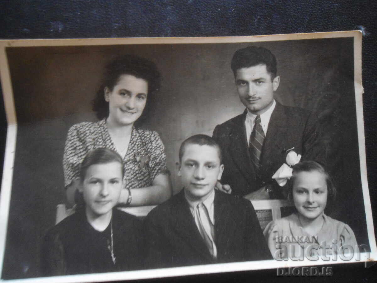 Παλιά φωτογραφία, 1943.