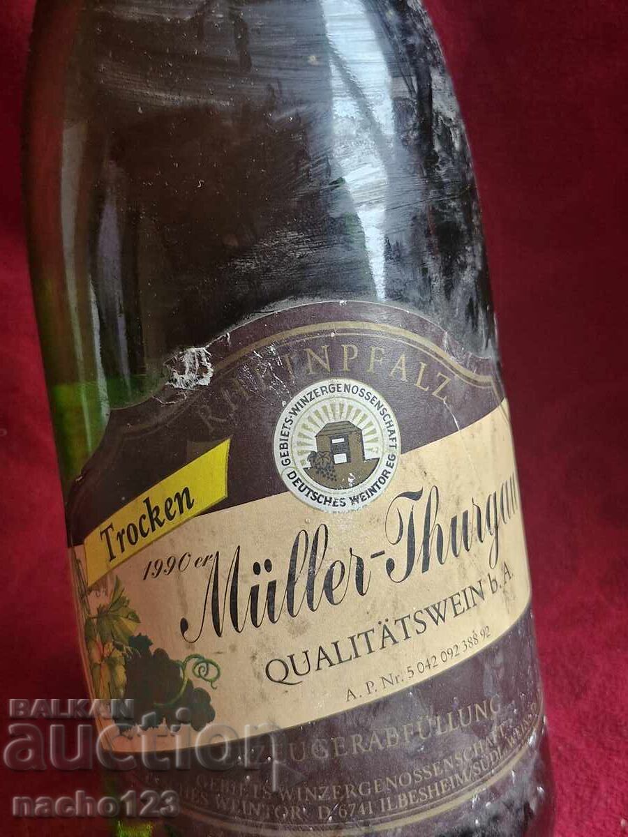 Bottle of quality German white wine 1990 with price 30.00 BGN | € 15.34