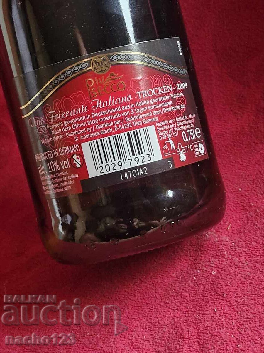 Bottle of high-quality German red wine 2009 - 6