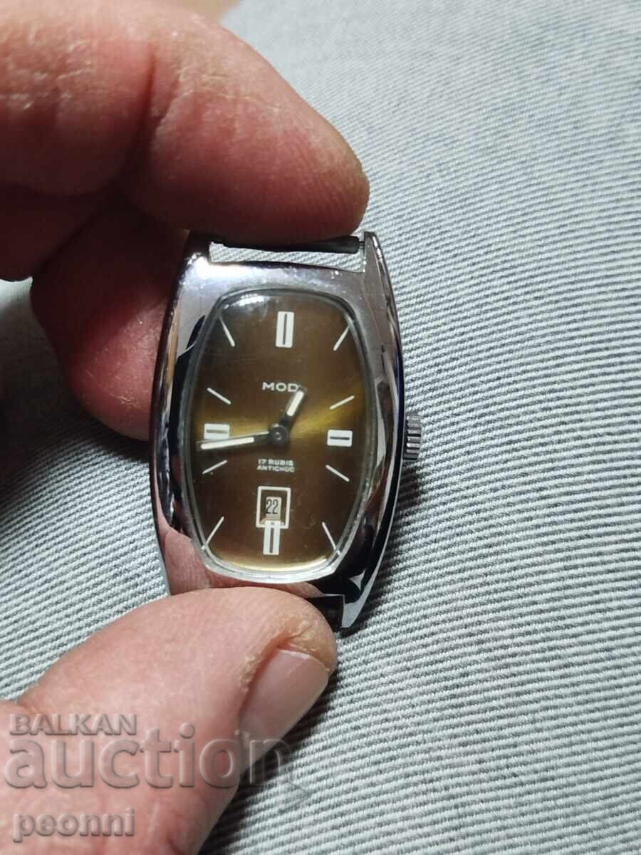 Часовник Mod