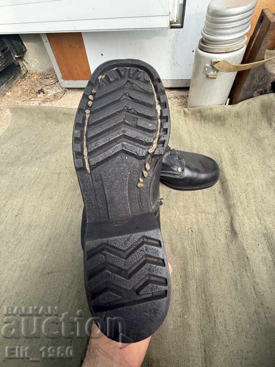 Доставка на Войнишки кубинки 43 номер от соца