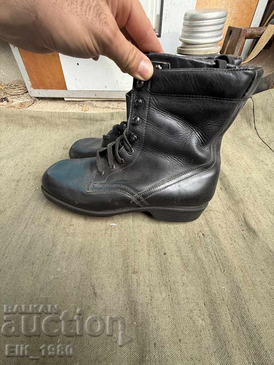 Bocanci militari mărimea 43 Bocanci militari mărimea 43