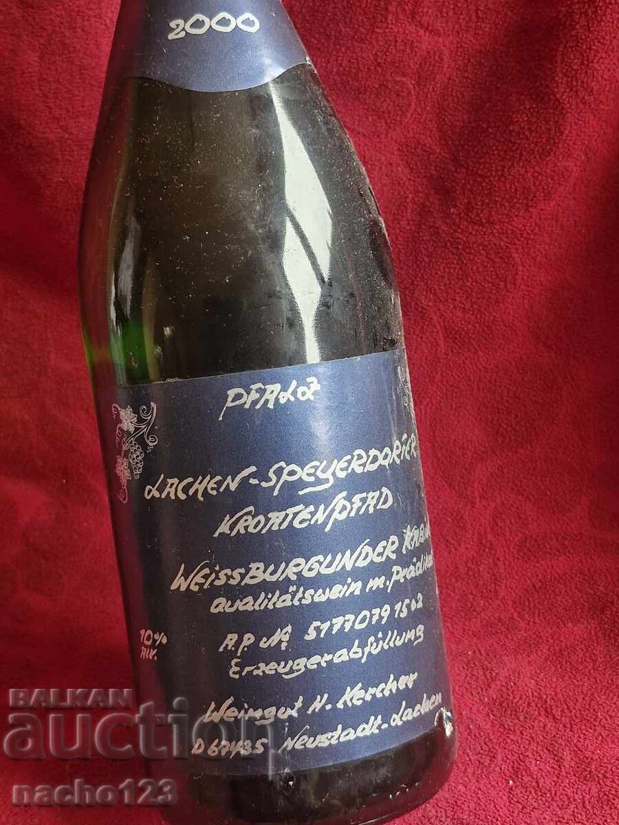 Sticlă de vin alb german de calitate, anul 2000 cu preț € 10.23 | 20.01 BGN