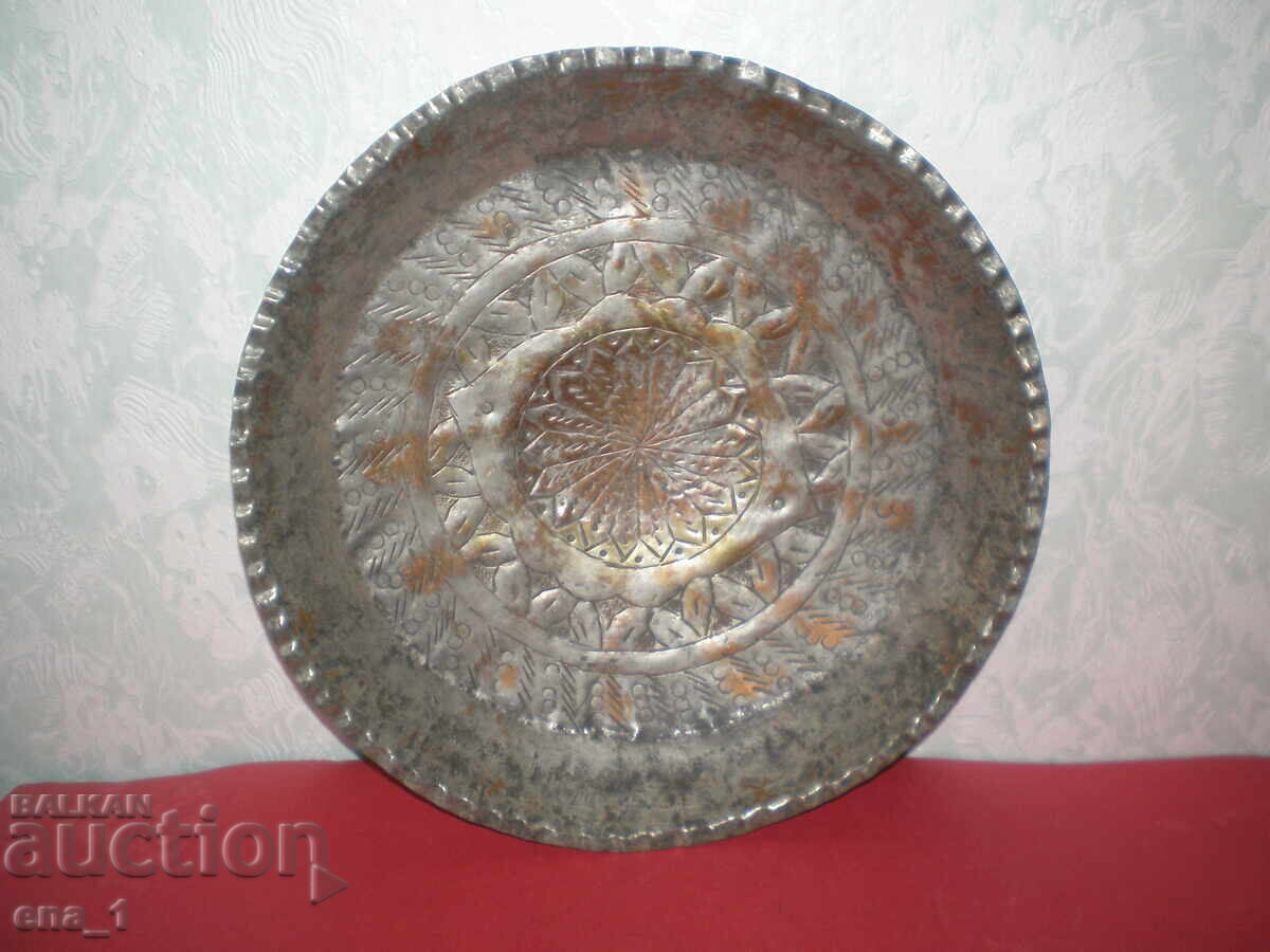 19th-century Revival copper-tinned platter with ornaments with price 99.99 BGN | € 51.12 19th-century Revival copper-tinned platter with ornaments with price 99.99 BGN | € 51.12
