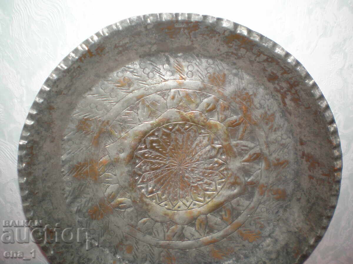 19th-century Revival copper-tinned platter with ornaments - 5 19th-century Revival copper-tinned platter with ornaments - 5