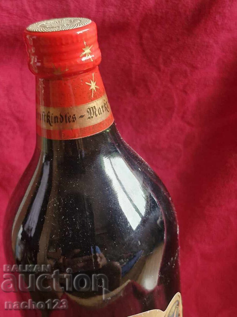 Livrarea Sticlă de vin roșu german de calitate