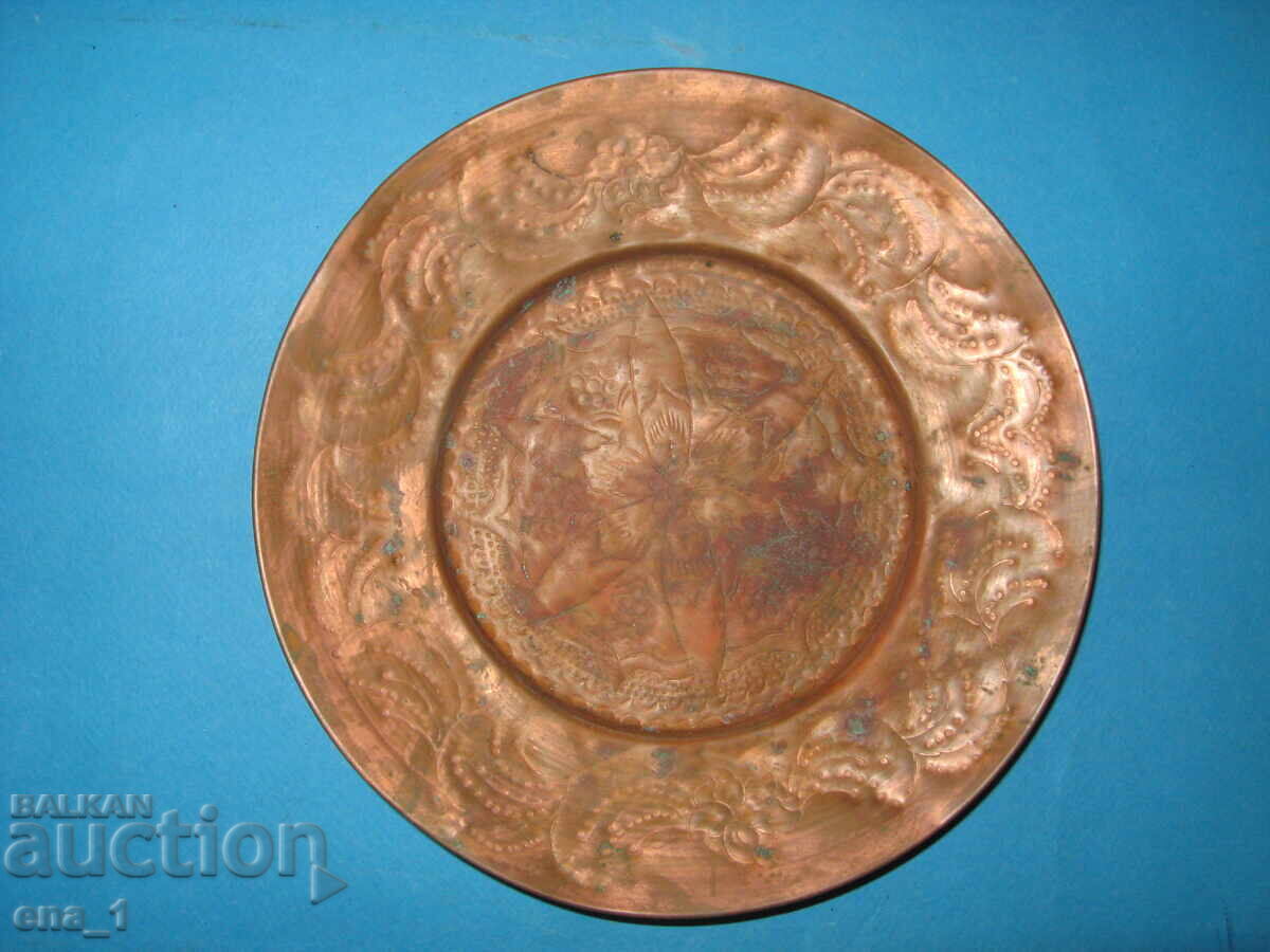 Αναγεννησιακό πιάτο με φυτικά και γεωμετρικά διακοσμητικά από τον 19ο αιώνα - 7