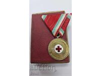 Medalie rară de argint aurit Crucea Roșie Caritate