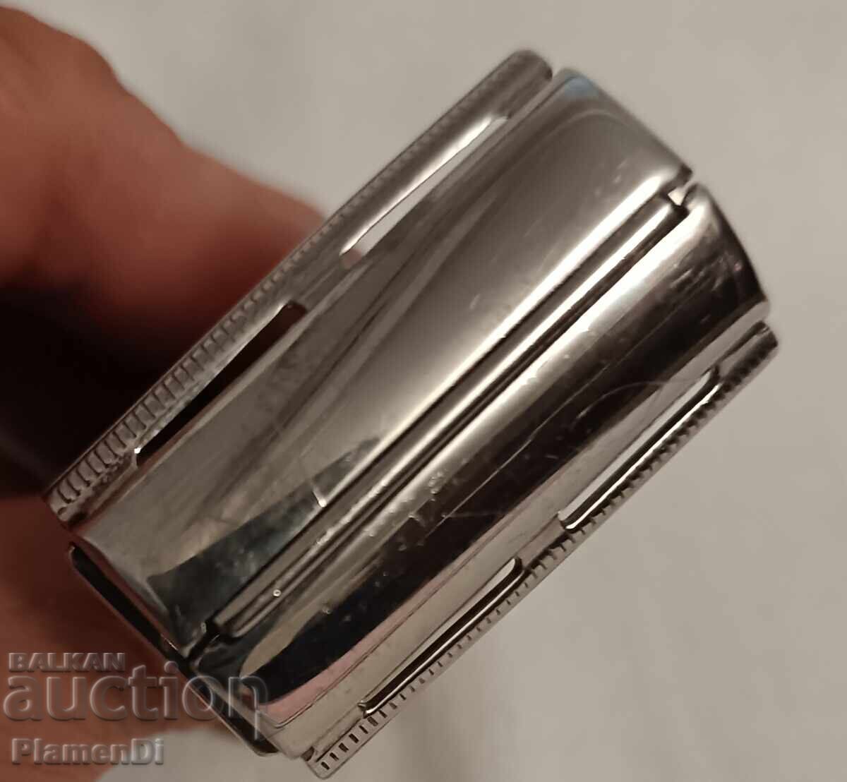 Ретро класическа самобръсначка. с цена 20.00 лв. | € 10.23