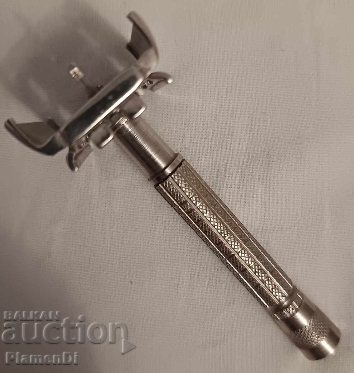 Доставка на Ретро класическа самобръсначка.