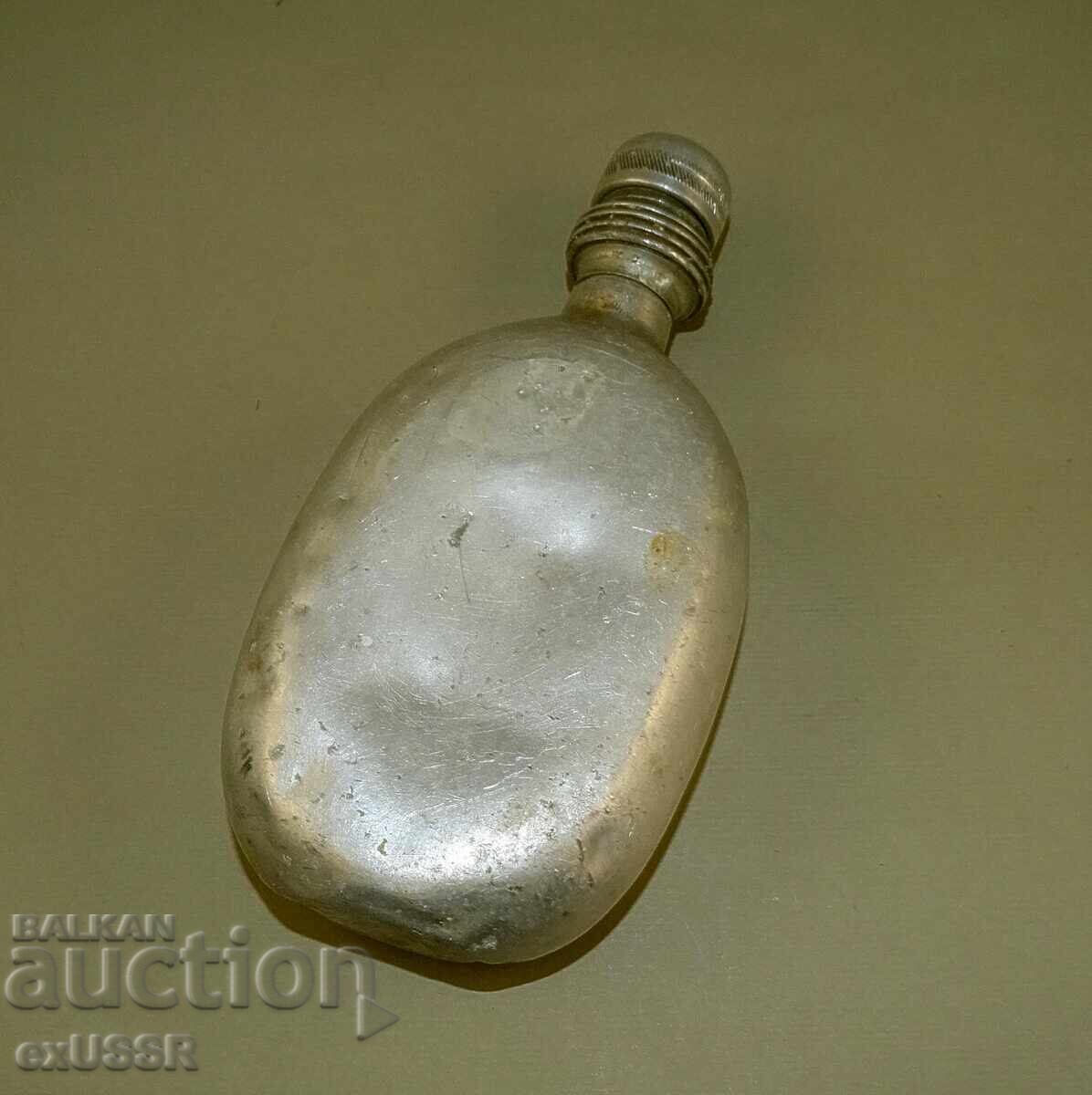 Old children's Boy Scout small canteen with price 50.00 BGN | € 25.56 Old children's Boy Scout small canteen with price 50.00 BGN | € 25.56