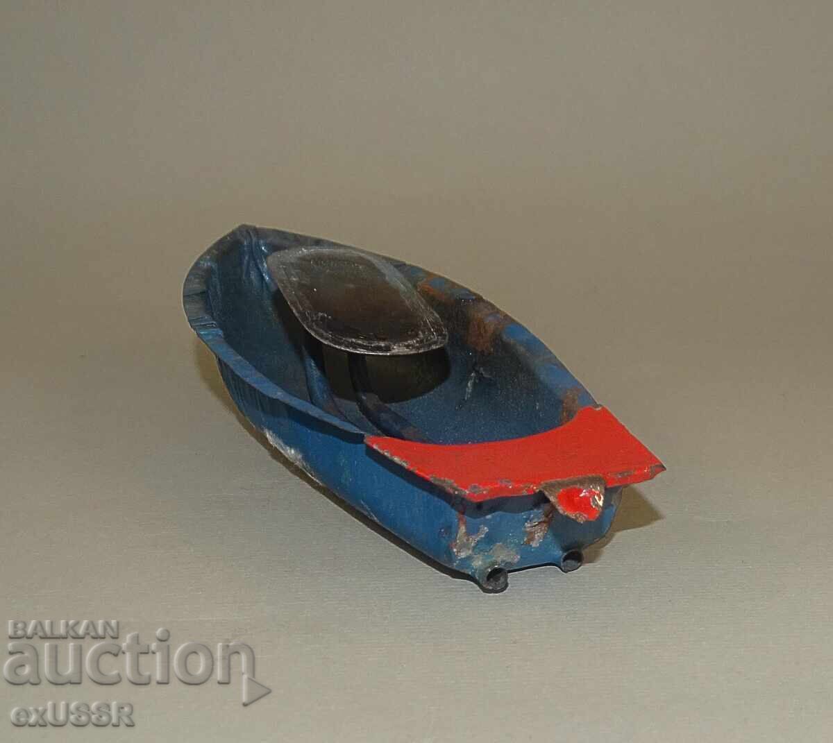 Licitație Veche Barca din Tinichea Jucărie Model, Tinichea