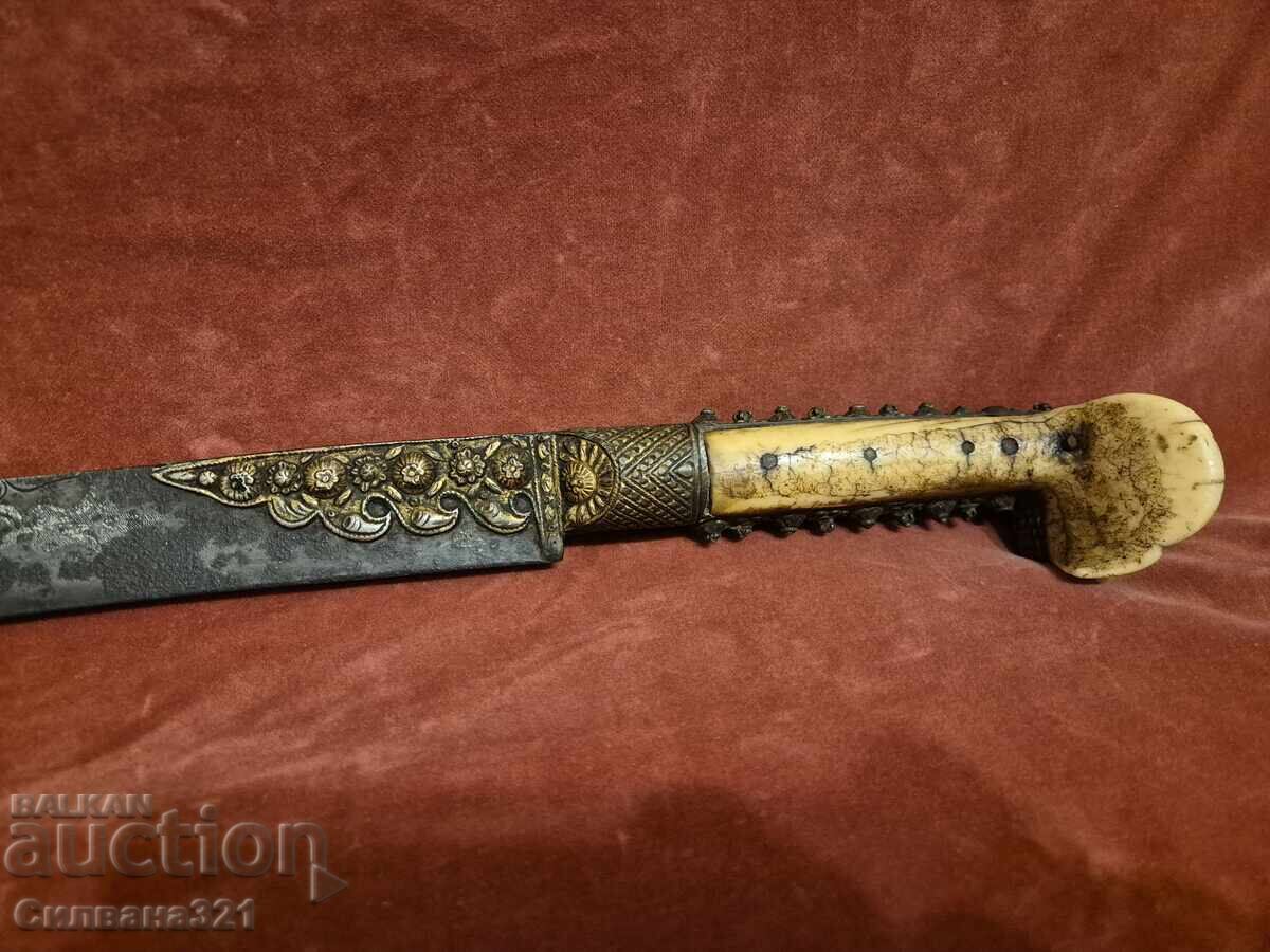 Scimitar with price 1600.00 BGN | € 818.07 Scimitar with price 1600.00 BGN | € 818.07