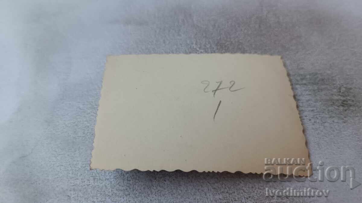 Φωτογραφία Σοφία Δύο νεαρές γυναίκες μπροστά από το Δικαστικό Μέγαρο με τιμή 1.85 BGN | € 0.95