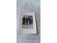 Φωτογραφία Σόφιας: Τρεις νέοι σε βόλτα