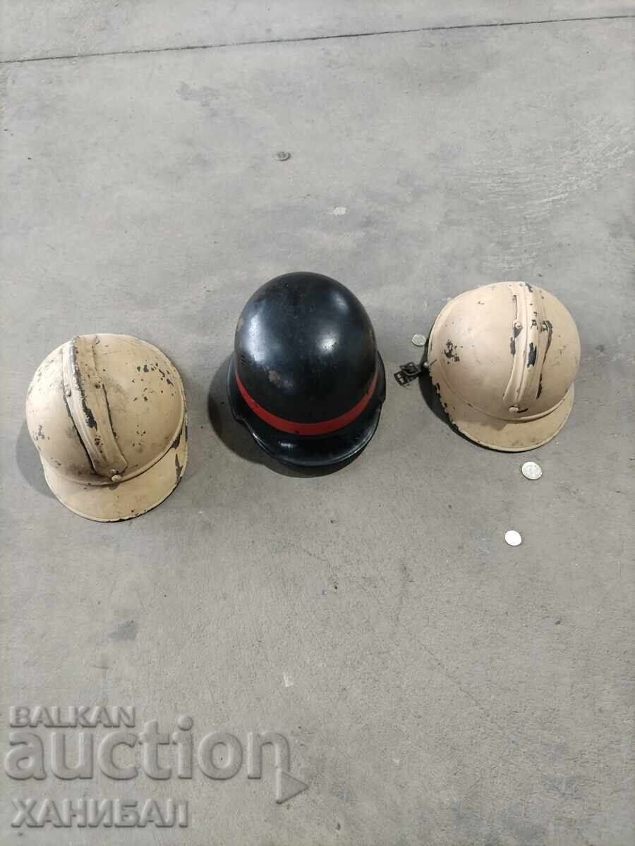 ТРИ СТАРИ КАСКИ, ЕДНАТА Е НЕМСКА ТРИ СТАРИ КАСКИ, ЕДНАТА Е НЕМСКА