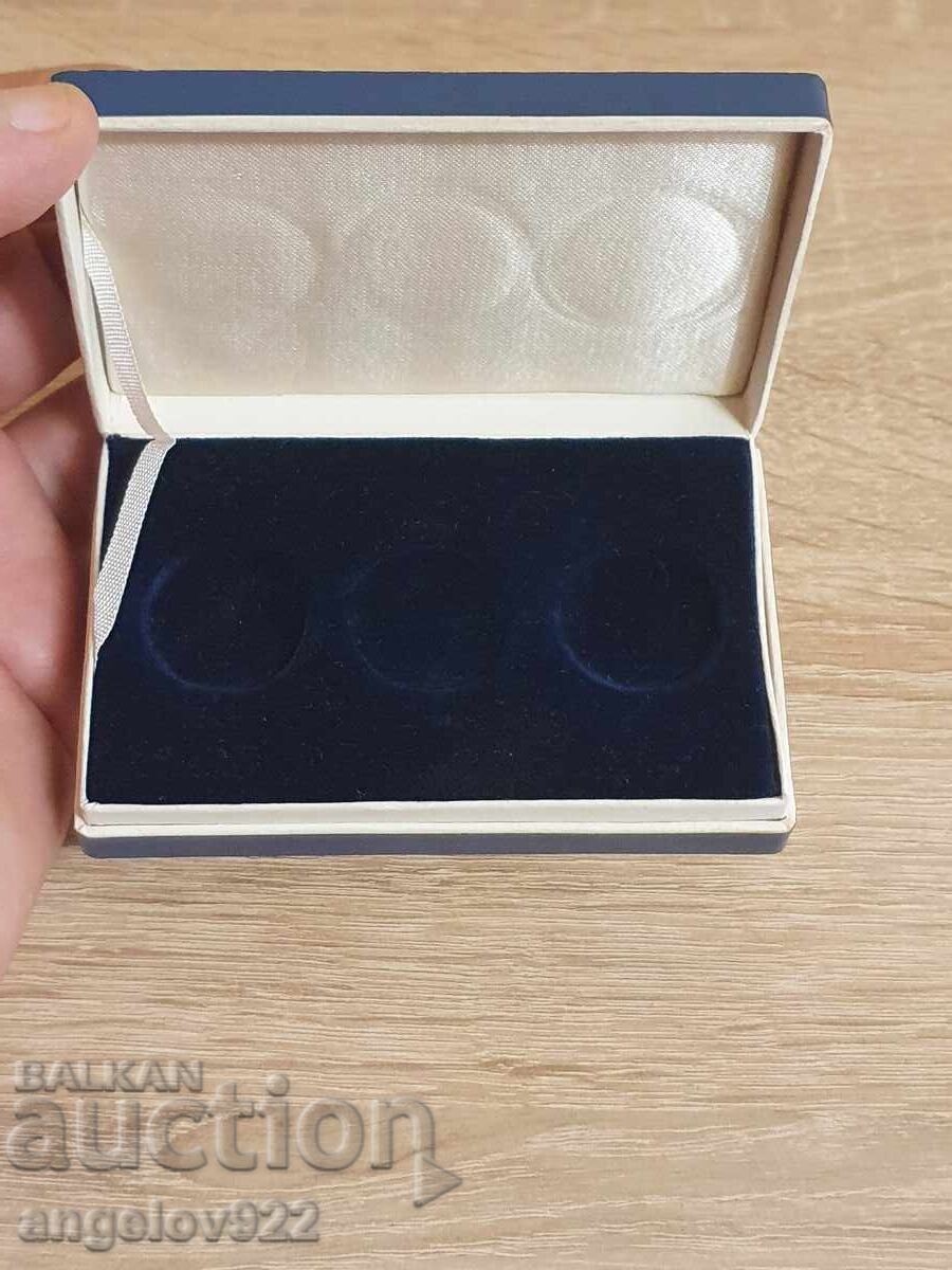 Auction Storage box for 3 coins Auction Storage box for 3 coins