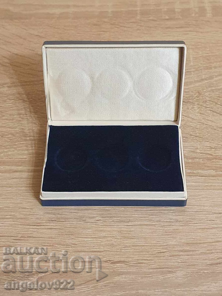 Storage box for 3 coins Storage box for 3 coins