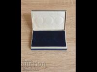 Storage box for 3 coins