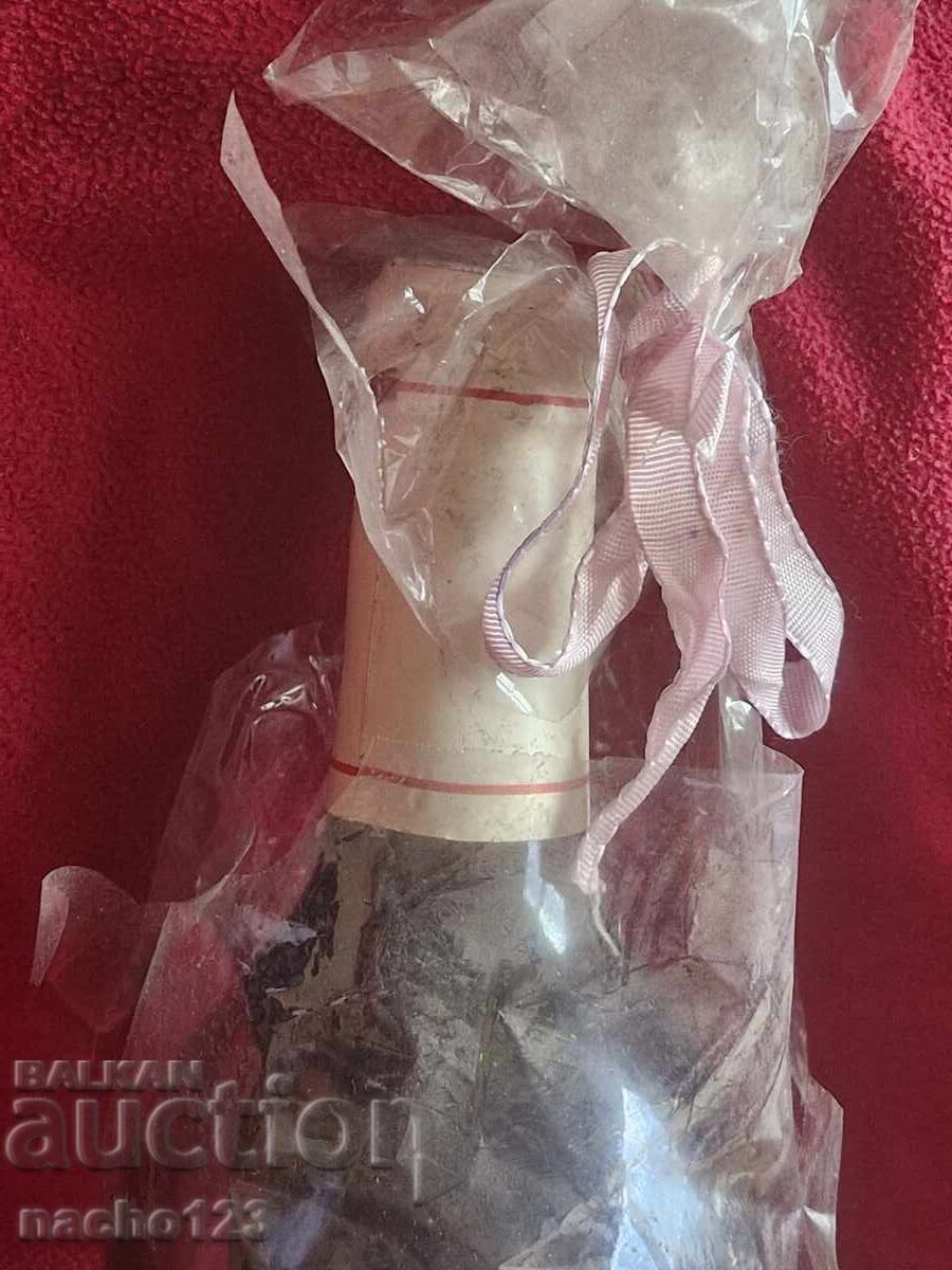 Delivery of Bottle of quality German dry red wine 2001