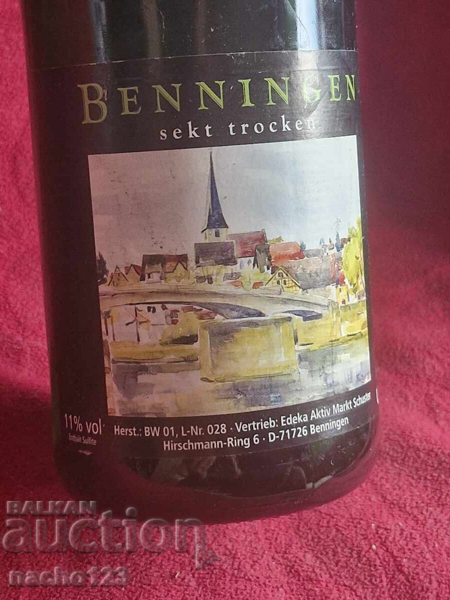 Аукцион Бутилка качествено немско Шампанско Аукцион Бутилка качествено немско Шампанско