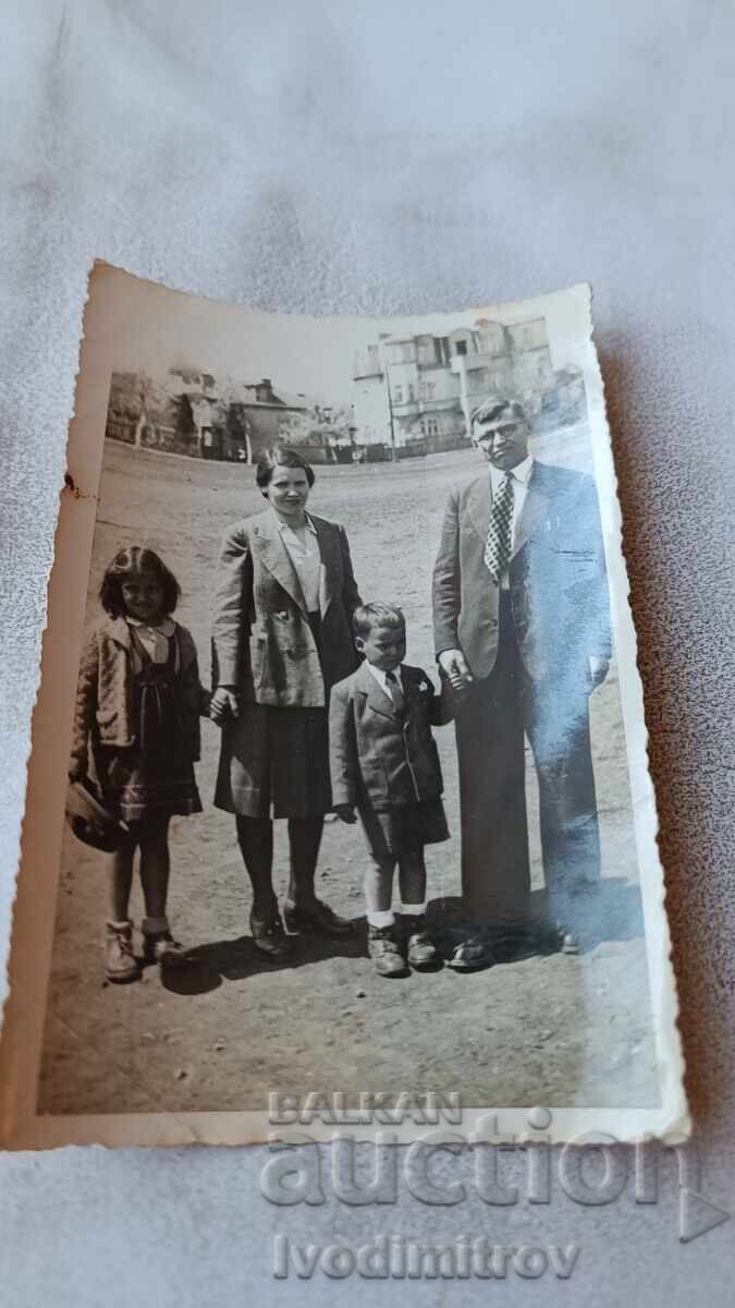 Photo Sofia Man woman boy and girl