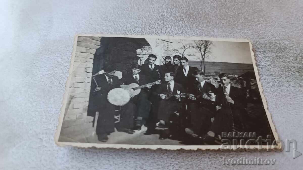 Φωτογραφία Βάρνα Νέοι με κιθάρες και τύμπανα 1939