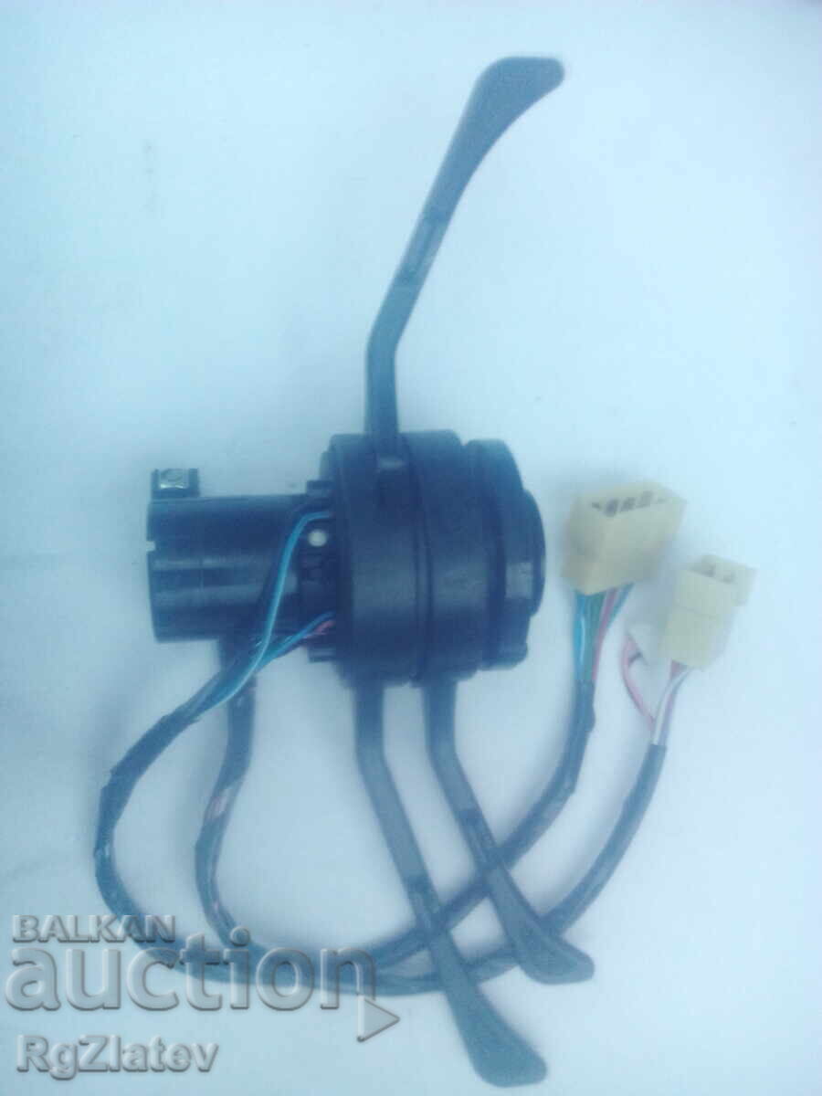 Διακόπτης τοποθετείται στη κολόνα τιμονιού. Δεν έχει χρησιμοποιηθεί με τιμή 40.00 BGN | € 20.45